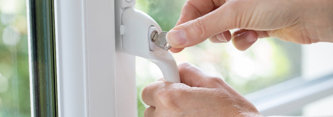 Einbruchschutz am Fenster durch Fensterschloss